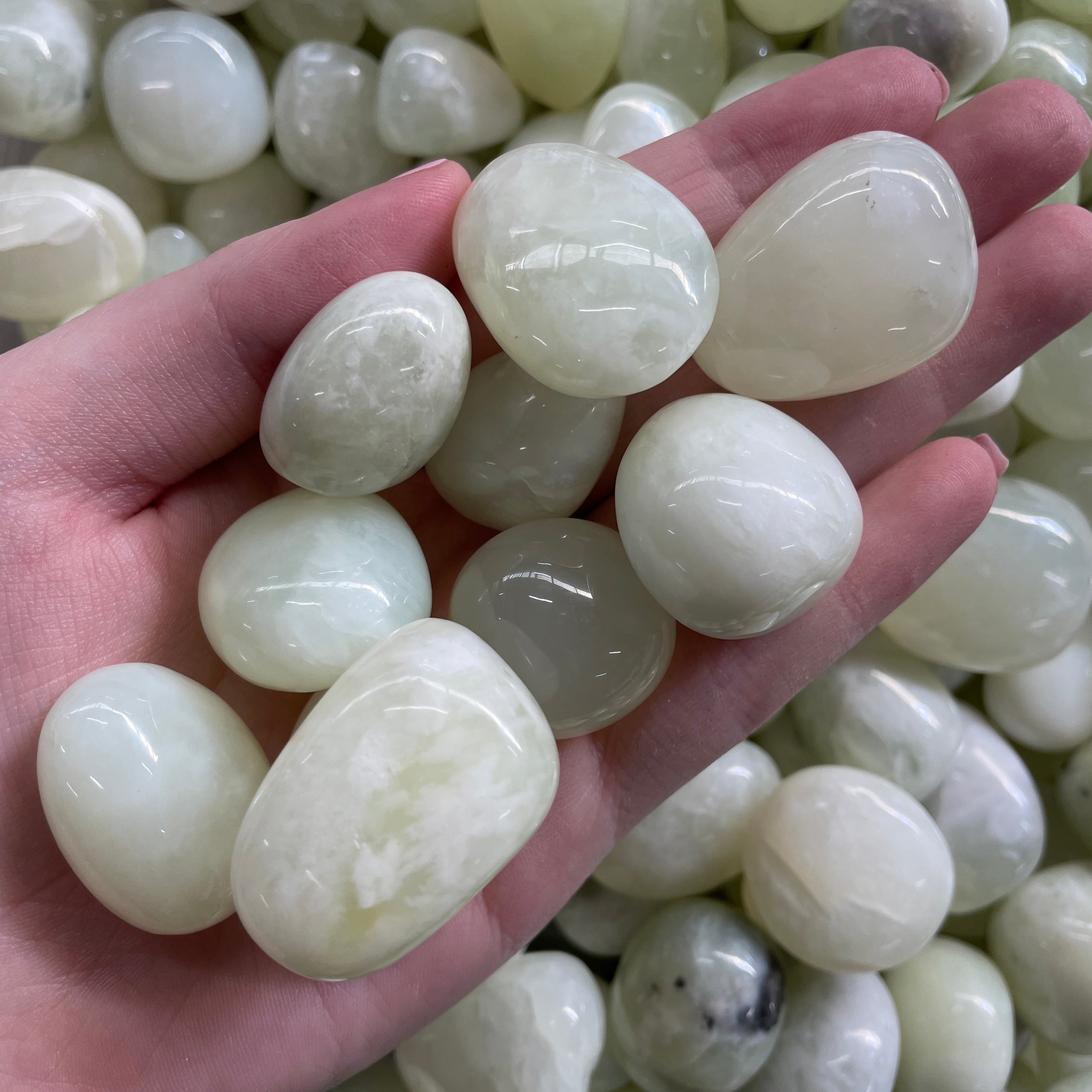 Chinese New Jade - Tumbled - 1 KG - (50-70pcs) Chinese New Jade - Tumbled - 1 KG - (50-70pcs)